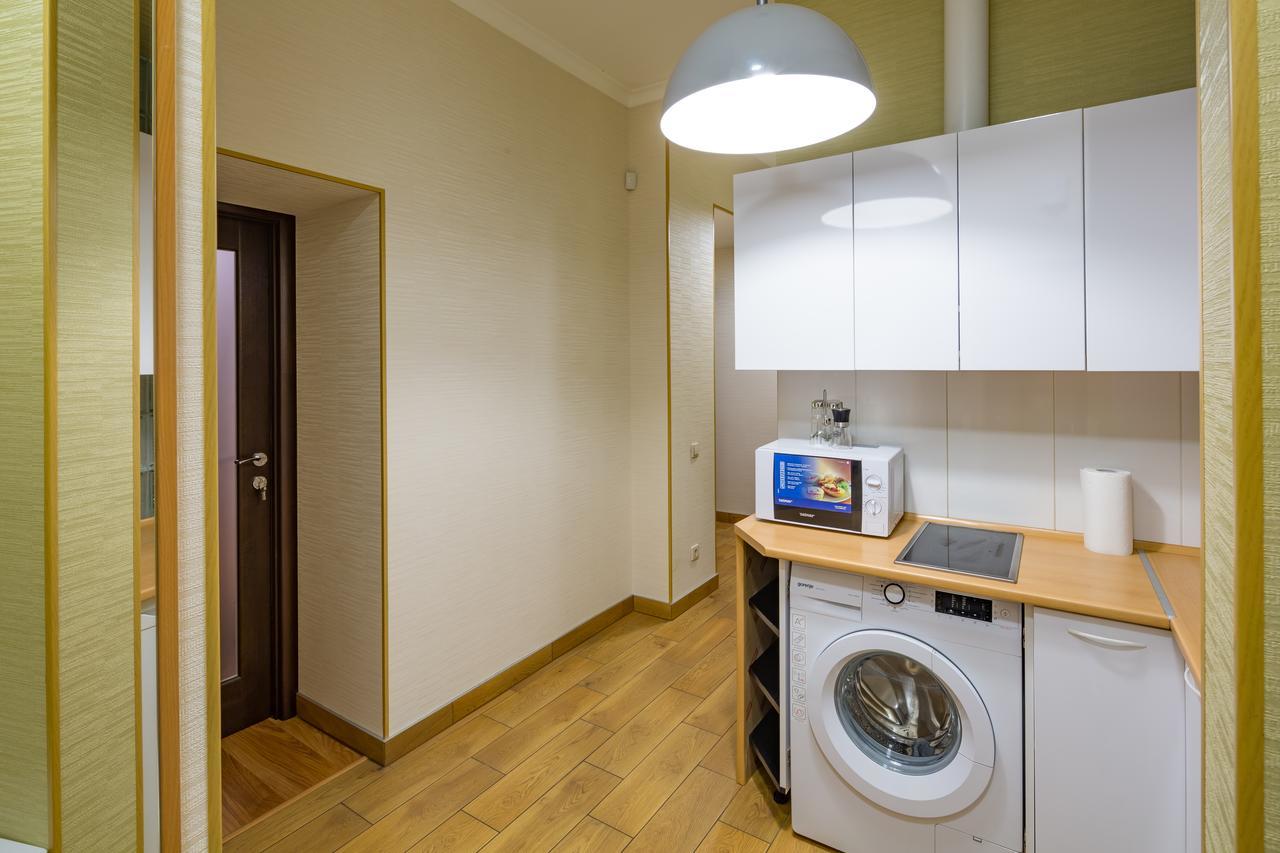 Apartment On Svobody Avenue 25 利沃夫 外观 照片