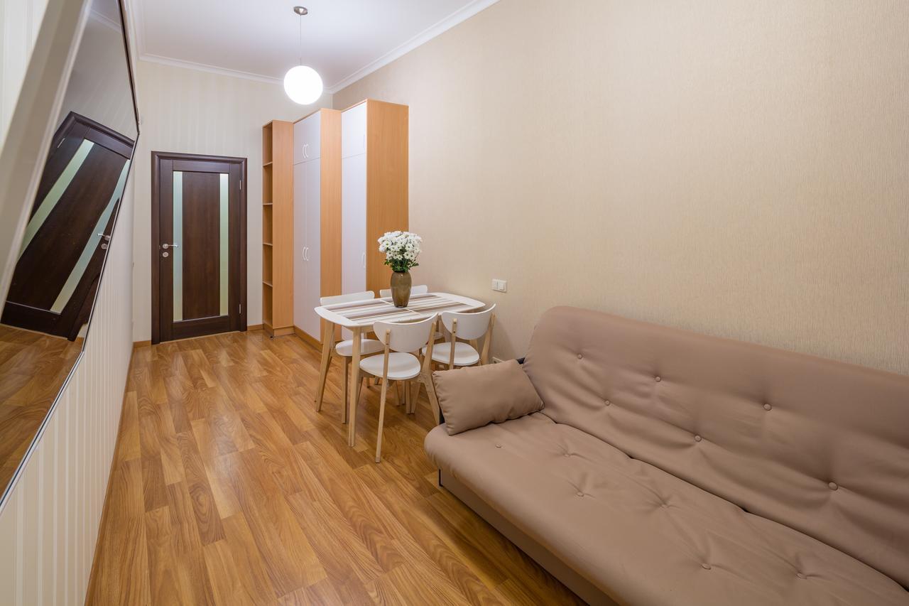 Apartment On Svobody Avenue 25 利沃夫 外观 照片