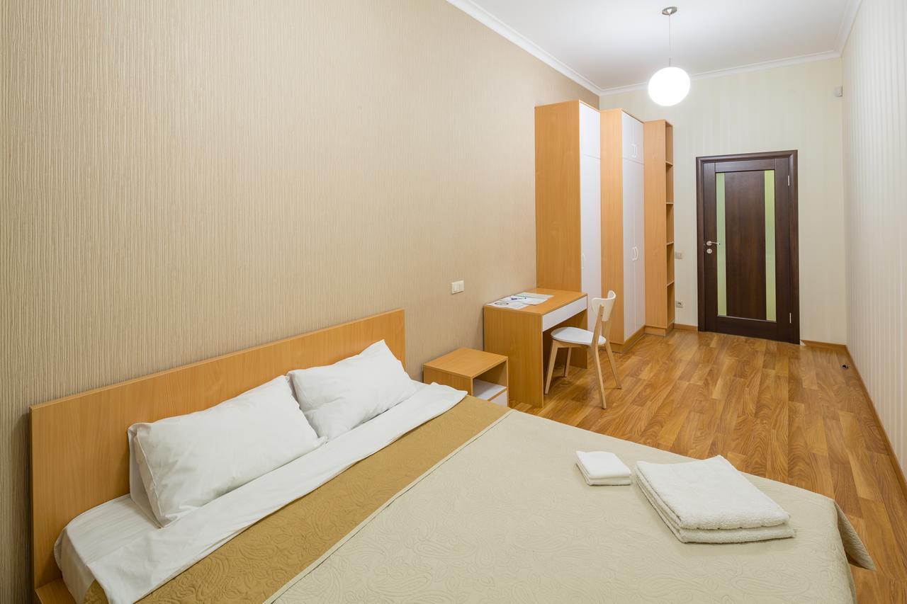 Apartment On Svobody Avenue 25 利沃夫 外观 照片